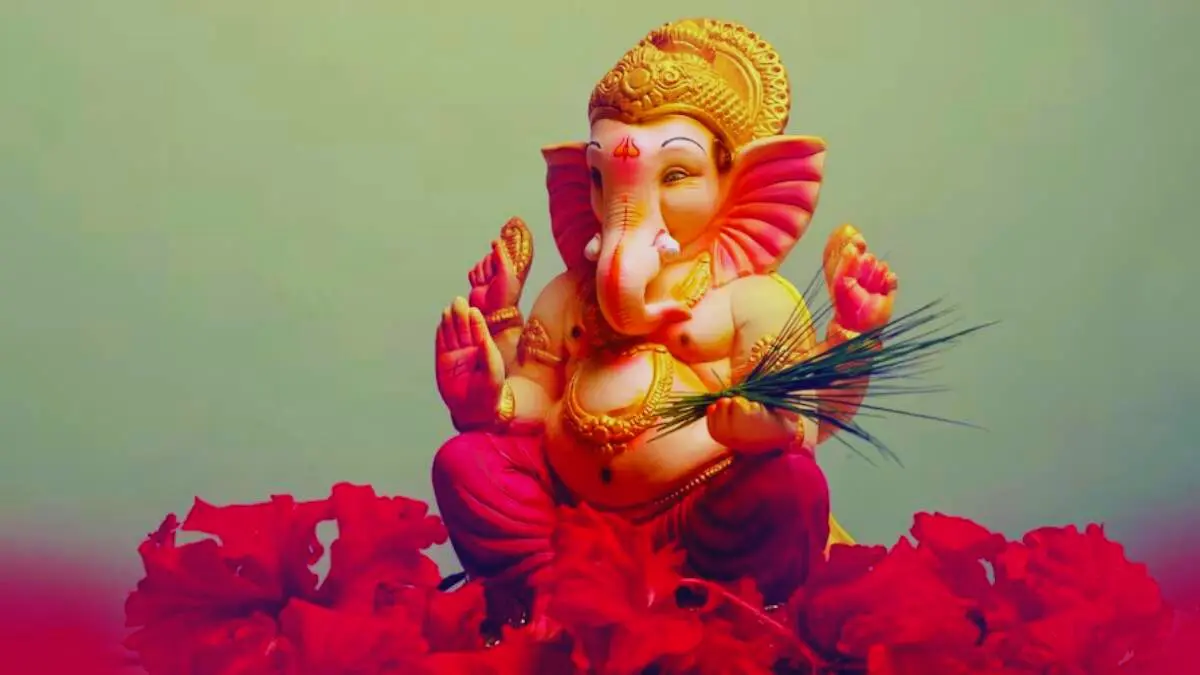 Ganesh Chaturthi 2025: ગણેશ ચતુર્થી પર બાપ્પાને લાવતા પહેલા ઘરમાંથી હટાવી દો આ વસ્તુઓ