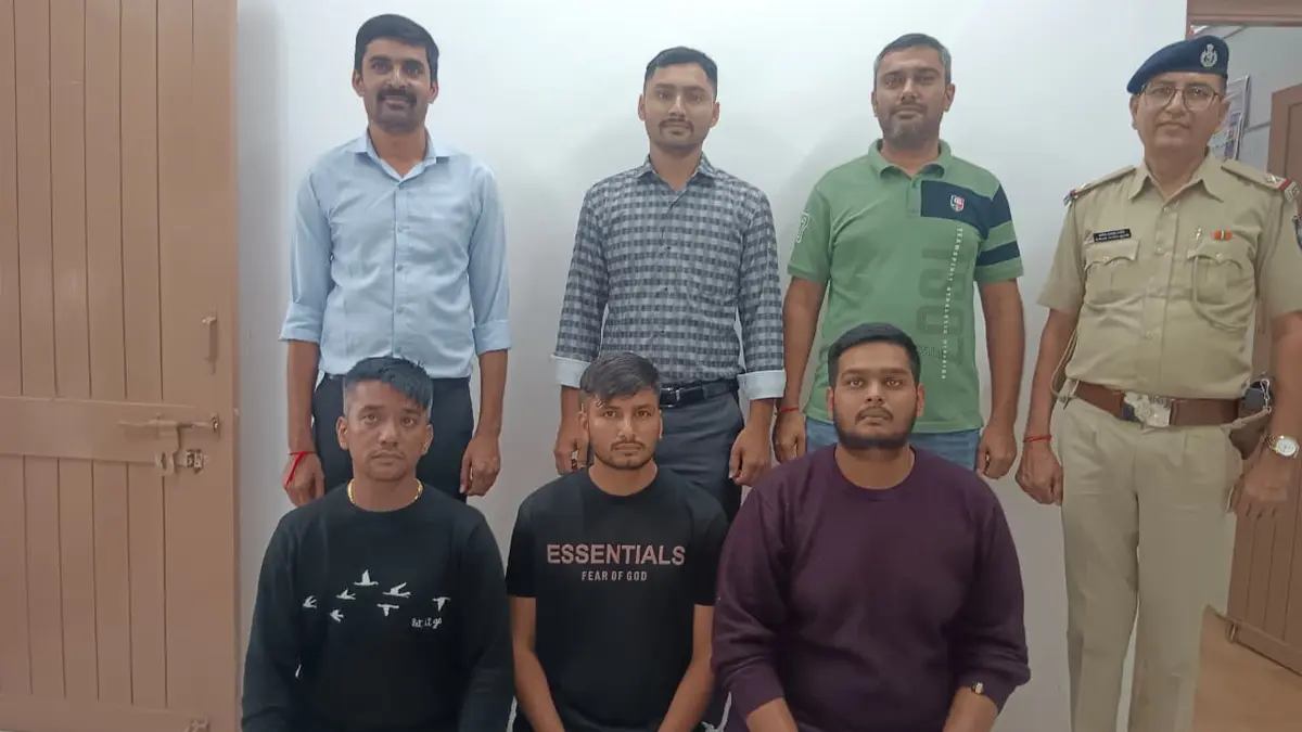 40-surat-youth-held-hostage-in-myanmar-by-chinese-gang-595305