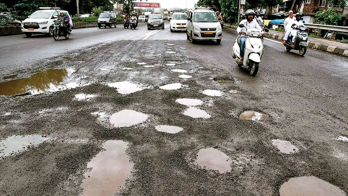 ahmedabad-municipal-commissioner-issues-circular-for-better-roads-597028