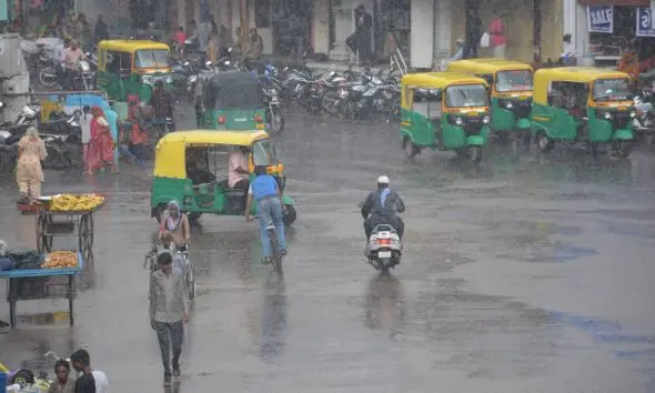 gujarat-weather-update-yellow-alert-issued-in-24-districts-including-ahmedabad-for-rain-strong-winds