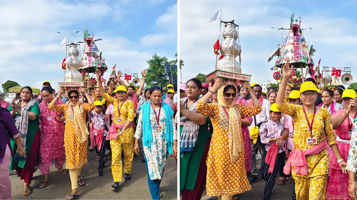 bhadravi-poonam-maha-mela-jai-ambe-from-patan-arrived-on-foot-with-a-5-5-kg-silver-garba-continuing-a-42-year-tradition-of-darshan-598511