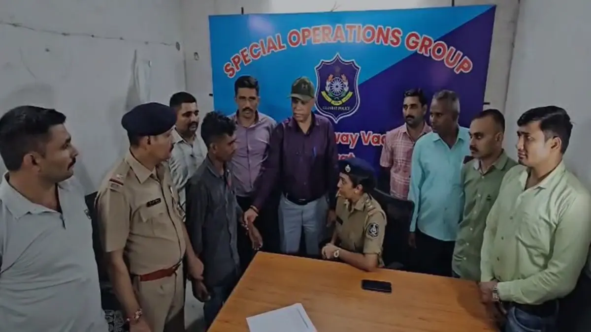 36-525-kg-of-ganja-seized-from-puri-ahmedabad-express-train-one-person-arrested-595658