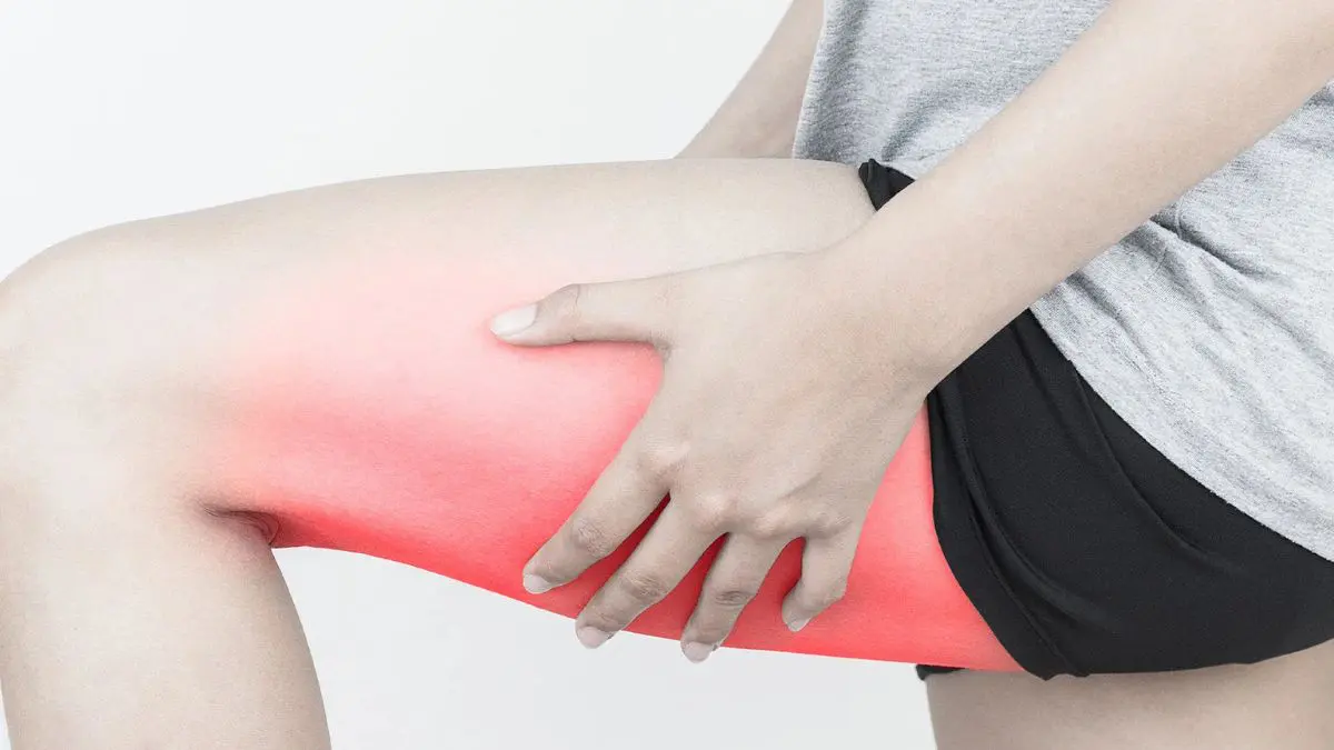 pain-in-legs-at-night-what-to-do-before-sleeping-596371