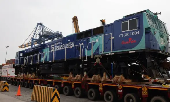 અદાણી પોર્ટથી ‘મેઈડ ઈન ઈન્ડિયા’ રેલ્વે એન્જિનોની નિકાસ  ભારતમાં બનાવેલારેલવે એન્જિનો પશ્ચિમ આફ્રિકાના દેશોમાં રવાના