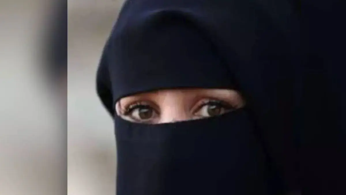 a-teenage-girl-wearing-a-burqa-was-caught-on-a-delhi-bihar-train-the-horrifying-truth-of-the-pakistan-connection-came-to-light-599116