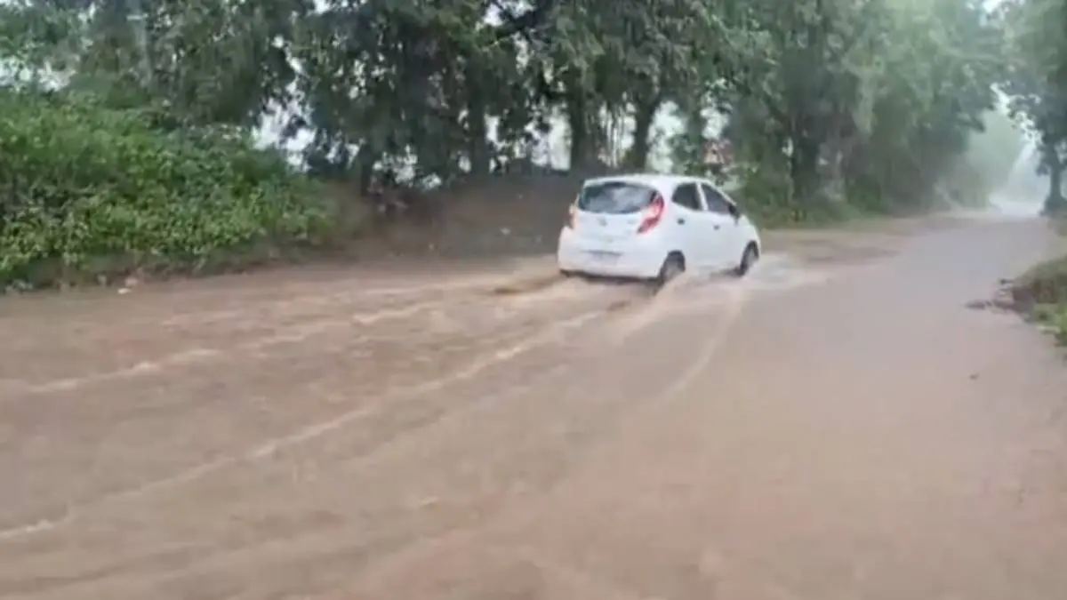 sabarkantha-news-heavy-rain-around-3-inches-across-the-district-598569