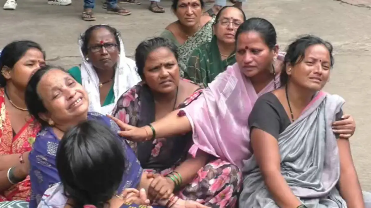 surat-news-online-delivery-man-commit-suicide-by-lovers-family-596675