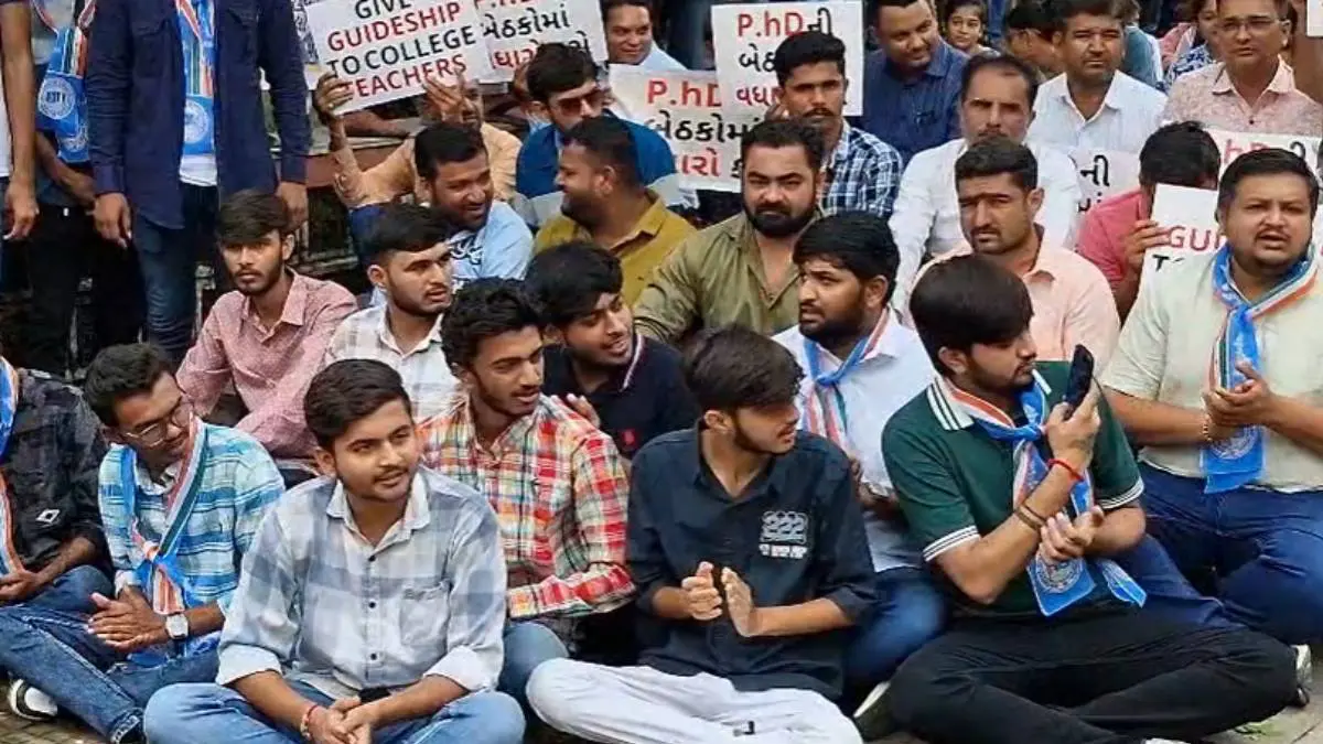 rajkot-news-congress-and-nsui-protest-in-saurashtra-university-600268