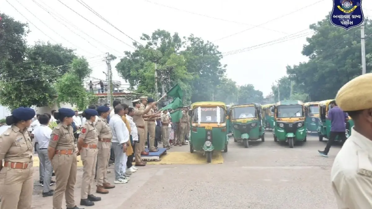ahmedabad-news-viramgam-police-launch-abhay-yatri-project-for-auto-rickshaw-passenger-safety-597986