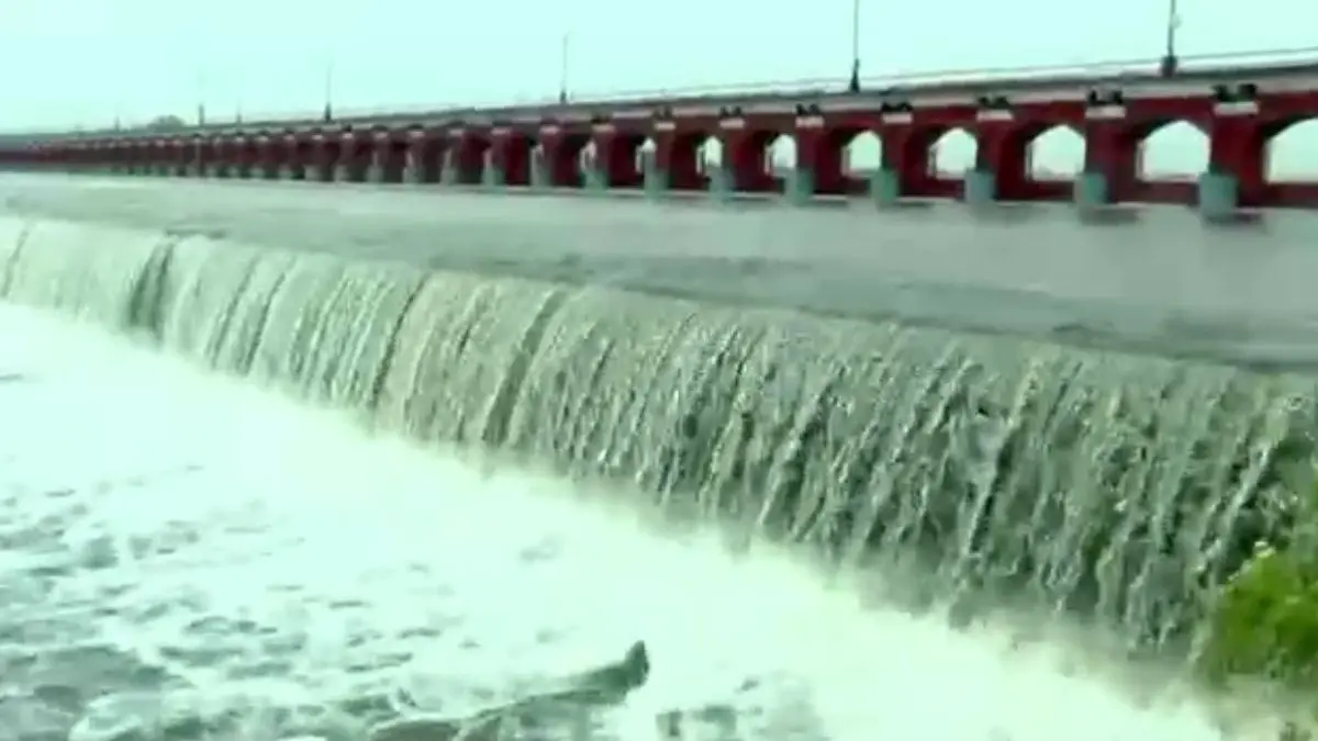vadodara-ajwa-lake-62-gates-open-vishwamitri-river-water-level-to-rise-597729