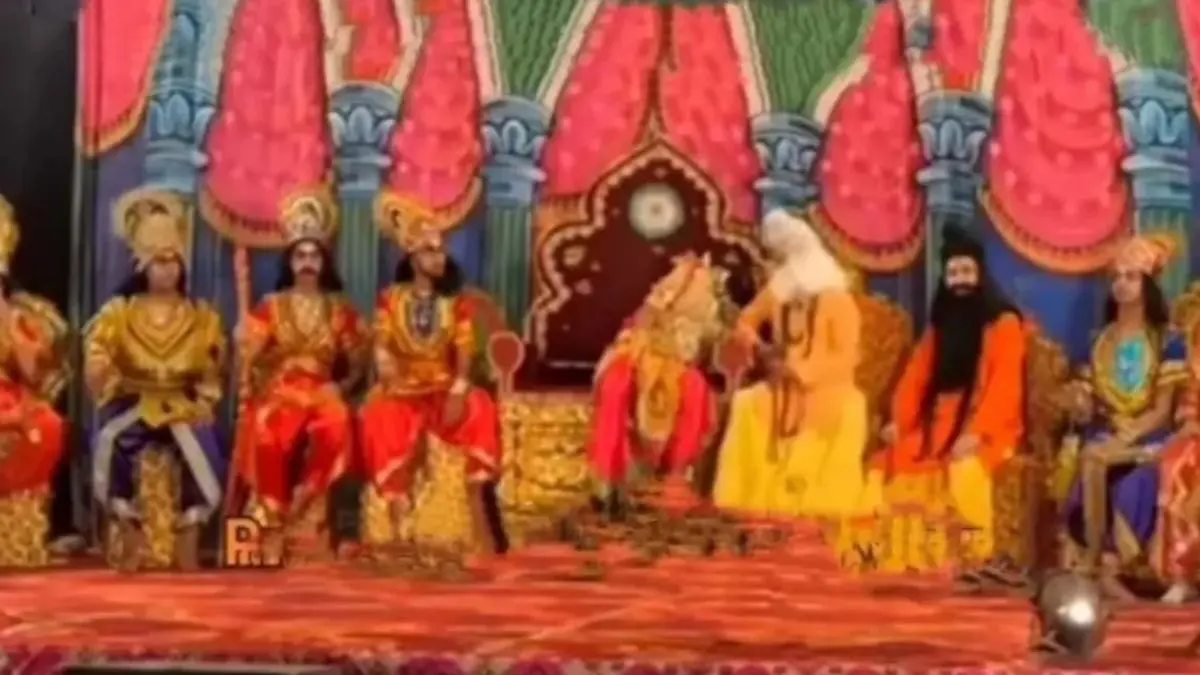 video-actor-who-played-the-role-of-king-dashrath-suffered-a-heart-attack-had-been-performing-ramlila-for-40-years-608468