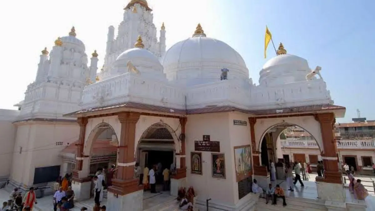 dakors-ranchhodraiji-temple-changes-darshan-timings-for-rare-bhadarvi-poonam-lunar-eclipse-595505