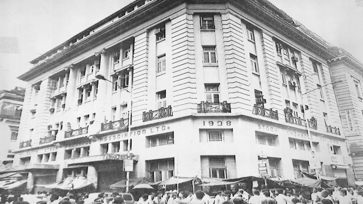 end-of-an-era-calcutta-stock-exchange-prepares-for-final-diwali-after-100-years-of-trading-623880
