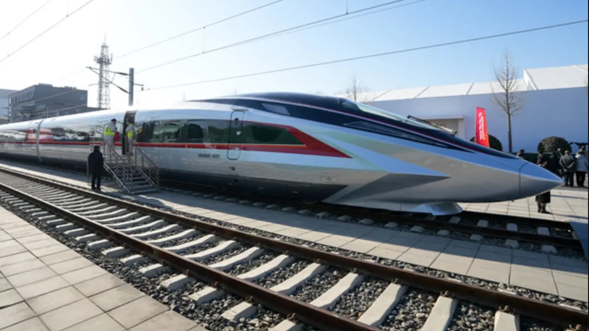 the-world-fastest-train-achieved-a-speed-of-453-km-per-hour-in-a-trial-run-testing-is-being-done-in-china-625225