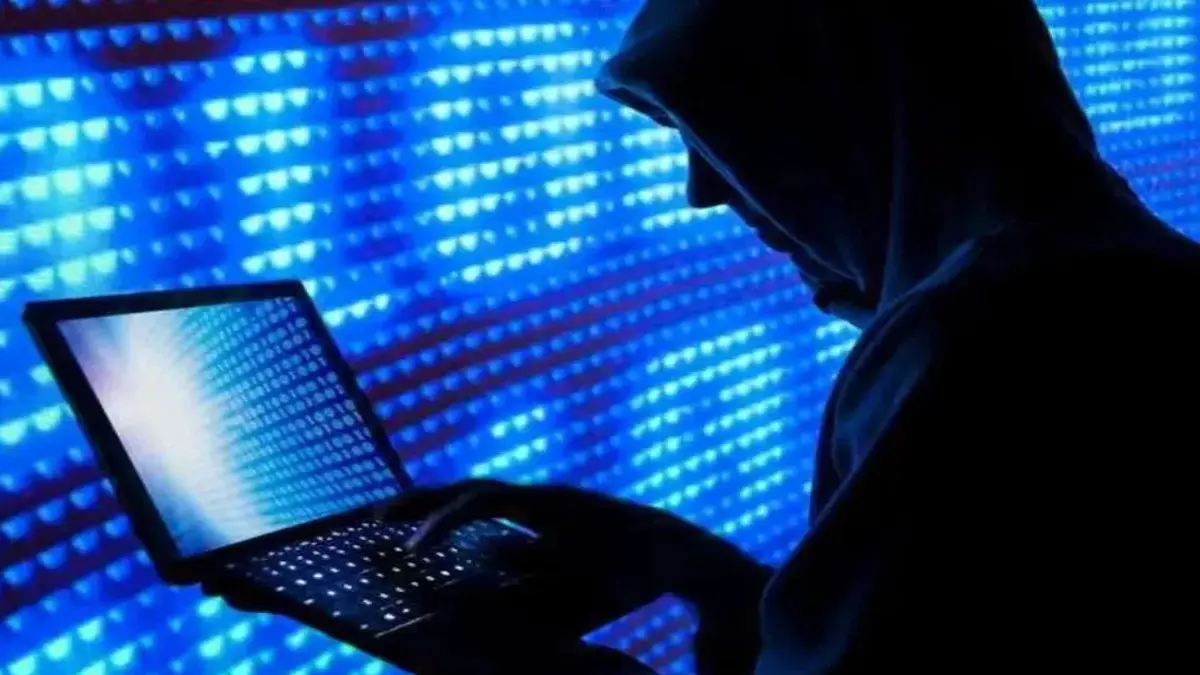 સાયબર છેતરપિંડી પર કોઈ નિયંત્રણ નથી, અને જાગૃતિના અભાવે લોકો તેનો શિકાર બની રહ્યા છે