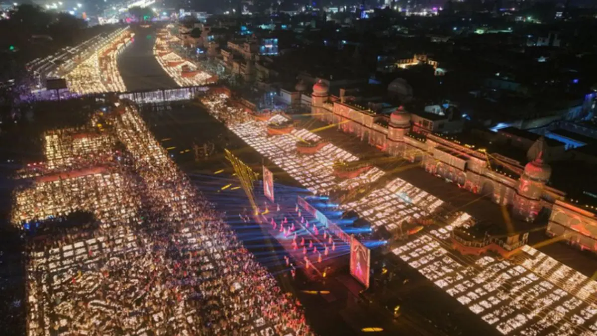 Deepotsav 2025: અયોધ્યામાં સતત નવમી વખત દીપોત્સવનું આયોજન, ટેકનોલોજીથી જોવા મળ્યો ભવ્ય નઝારો, ડ્રોન અને લેસર શોએ લોકોને કર્યા આકર્ષિત; જુઓ ફોટો