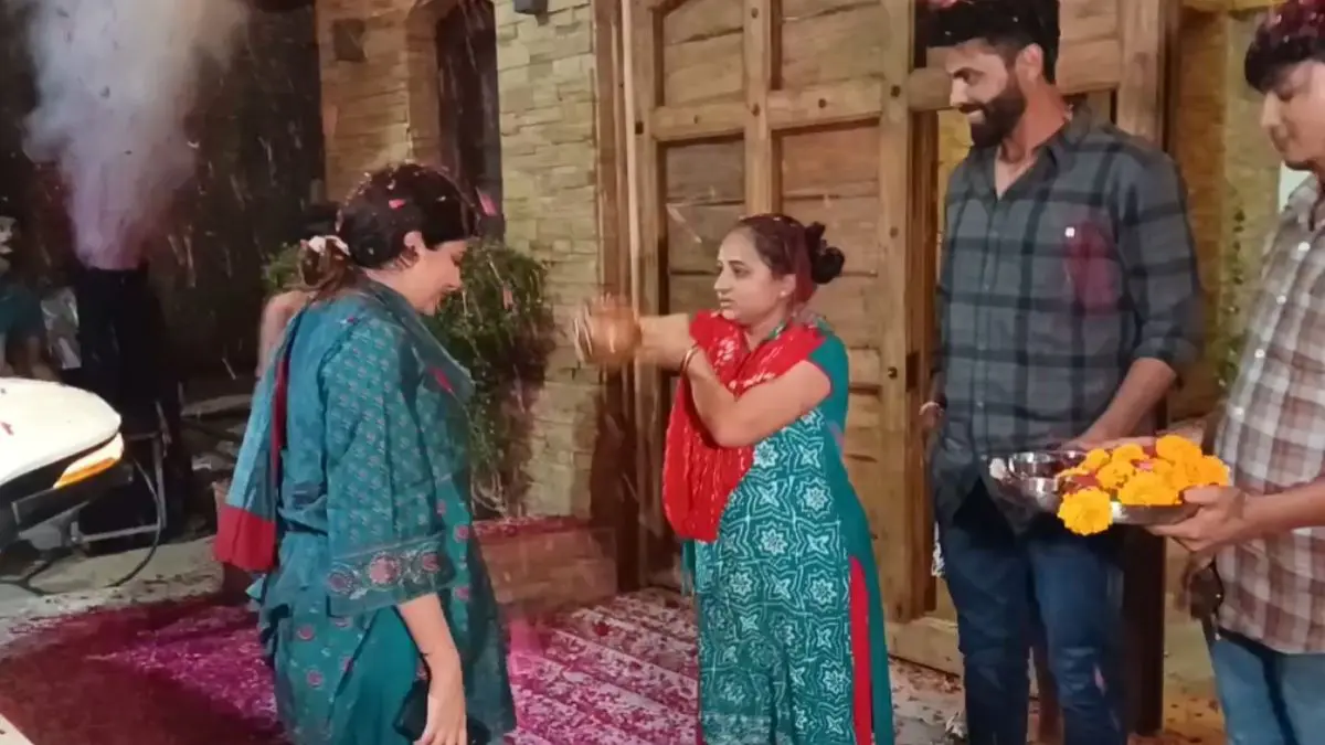 rivaba-jadeja-receives-grand-welcome-in-jamnagar-after-becoming-minister-623636