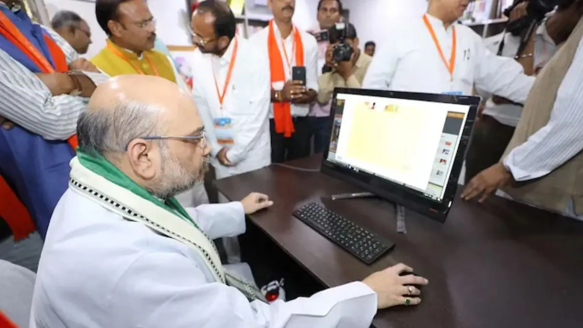 amit-shah-shifted-to-indigenous-zoho-mail-changed-his-email-id-zohos-founder-gave-an-interesting-answer-617022
