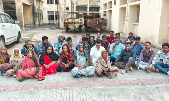 Morbi: મહિકા ગામમાં જમીન વિવાદમાં ભાઈઓ સાથે વિષપાન કરનાર યુવકનું મોત, પરિવારનો મૃતદેહ સ્વીકારવાનો ઈનકાર