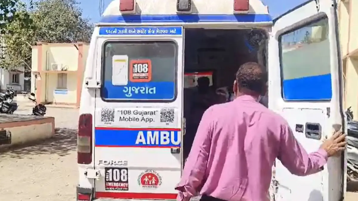 amreli-news-son-dead-crushed-by-tractor-in-front-of-father-651222