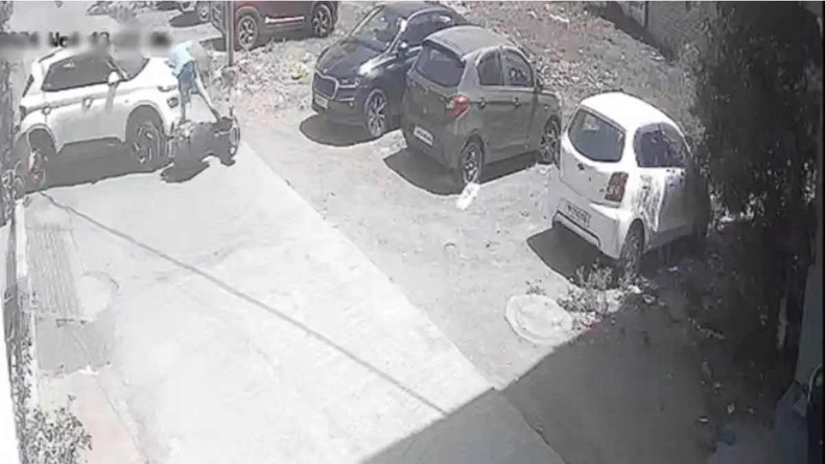 rajkot-news-attempt-to-hit-by-car-fir-in-gandhigram-police-station-633589