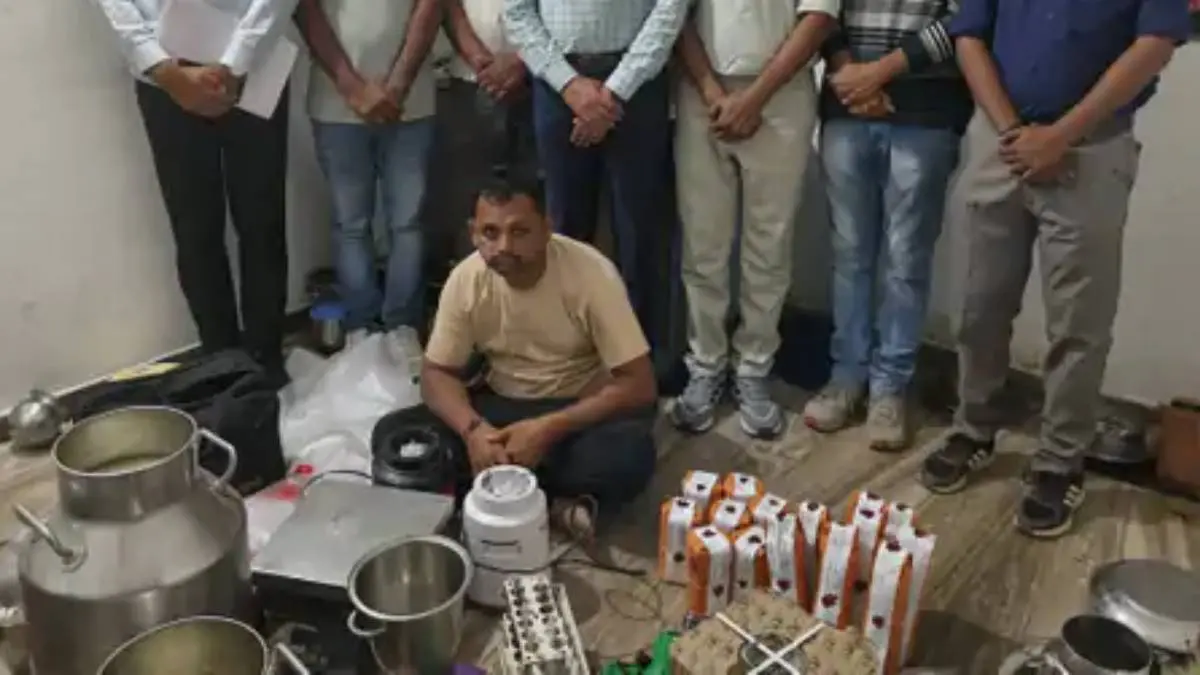 sabarkantha-news-sog-busted-milk-factory-at-singa-village-of-idar-646917