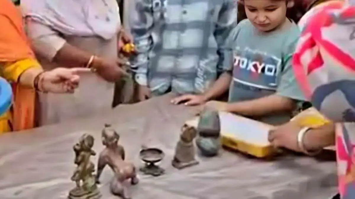floating-stone-and-metal-idols-named-shri-ram-were-found-during-excavations-in-haryana-picture-went-viral-on-social-media-630900