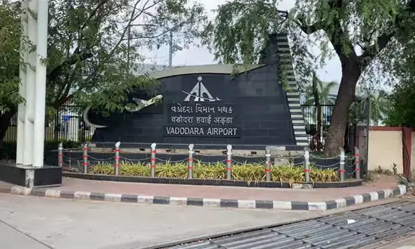 vadodara-explosion-found-in-passengers-bag-at-vadodara-airport-agencies-including-police-in-action