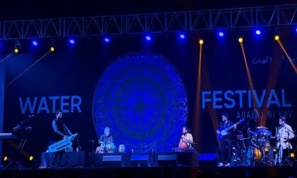 Water Festival: અડાલજની વાવ ખાતે શાનદાર'વોટર ફેસ્ટિવલ'યોજાયો, કલાકારોની પ્રસ્તુતિથી દર્શકો થયા મંત્રમુગ્ધ