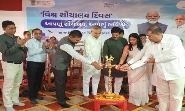 Mehsana News: મહેસાણાના મેઉ ગામે વિશ્વ શૌચાલય દિવસની ઉત્સાહભેર ઉજવણી : રેલી, સફાઈ કામદારોનું સન્માન, કીટ વિતરણ કરાયું