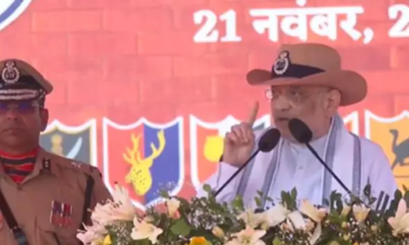 ભુજમાં BSFનો 61મો સ્થાપના દિવસ: અમિત શાહે શહીદોને શ્રદ્ધાંજલિ અર્પણ કરી, કહ્યું- સમગ્ર રાષ્ટ્ર BSFના જવાનોની બહાદુરીને સલામ કરે છે