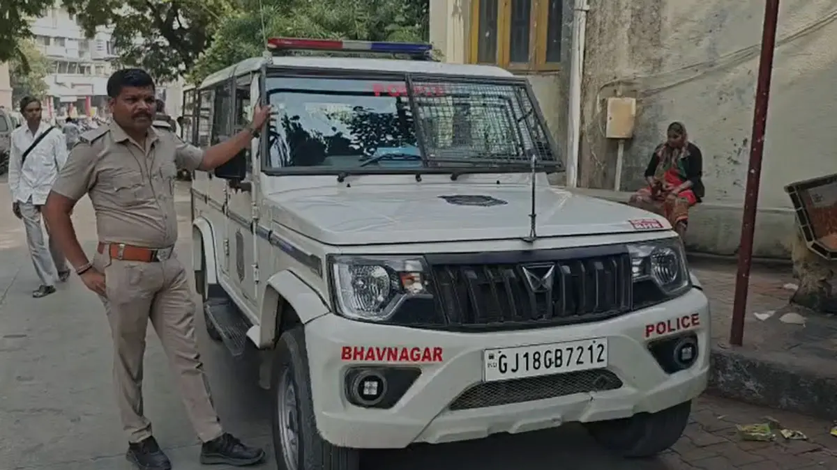 bhavnagar-news-ahmedabad-man-dies-by-suicide-inside-palitana-police-station-during-inquiry-646209