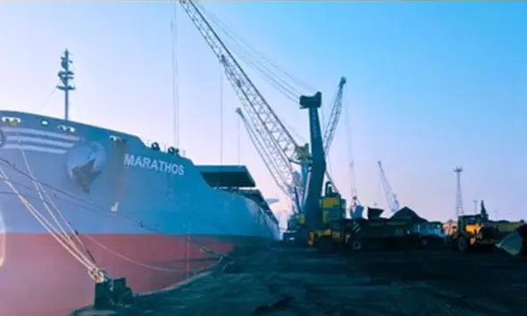 Bhuj News: દીનદયાળ પોર્ટ કંડલાનો નવો કીર્તિમાન: 24 કલાકમાં 81,024 ટન કોલસાનું વિક્રમી અનલોડિંગ