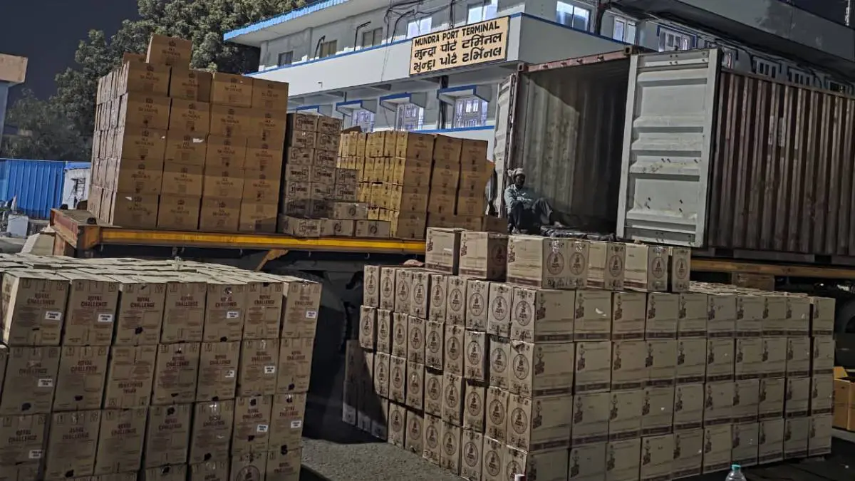 kutch-news-rs-2-97-crore-liquor-seized-in-2-days-at-mundra-643827