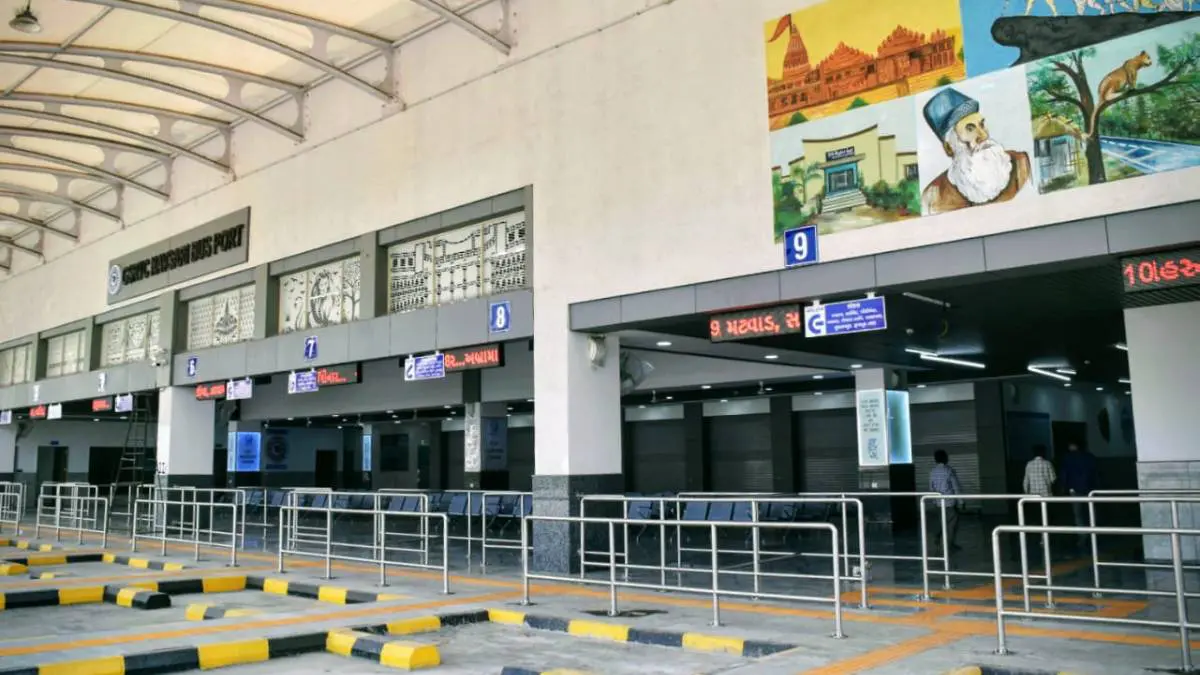 navsari-news-chief-minister-of-gujarat-inaugurates-new-bus-terminal-644474