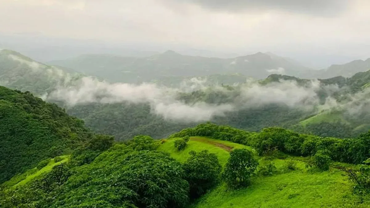 travel-tips-must-visit-these-three-places-in-december-on-a-budget-of-%e2%82%b910000-with-cheap-hotels-and-travel-expenses-646632