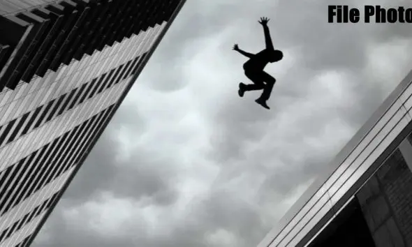 Kadi News: શિક્ષકે ક્લાસરૂમમાંથી બહાર કાઢતાં ધોરણ 6 ના વિદ્યાર્થીએ બીજા માળેથી કૂદી આપઘાતનો પ્રયાસ કર્યો