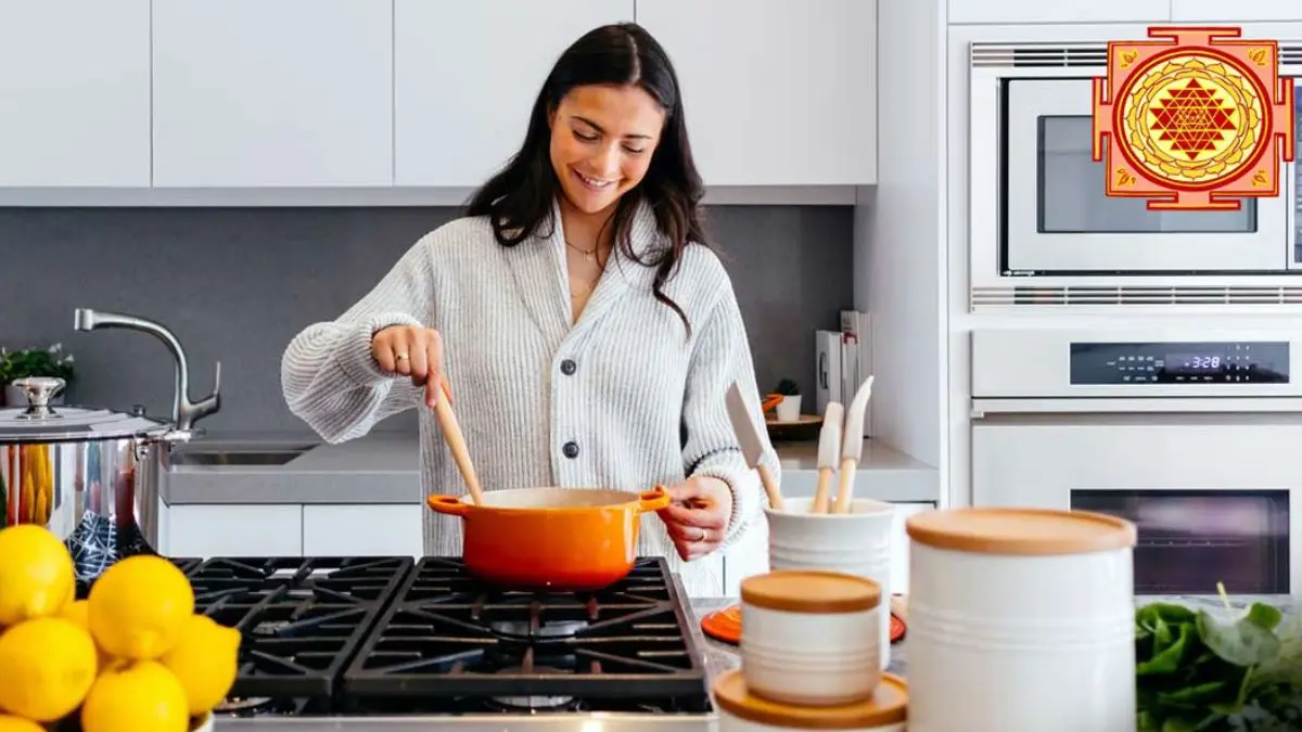 Kitchen Vastu Tips: રસોડામાં વાસ્તુ નિયમોનું પાલન કરો, મા અન્નપૂર્ણાના આશીર્વાદ રહેશે