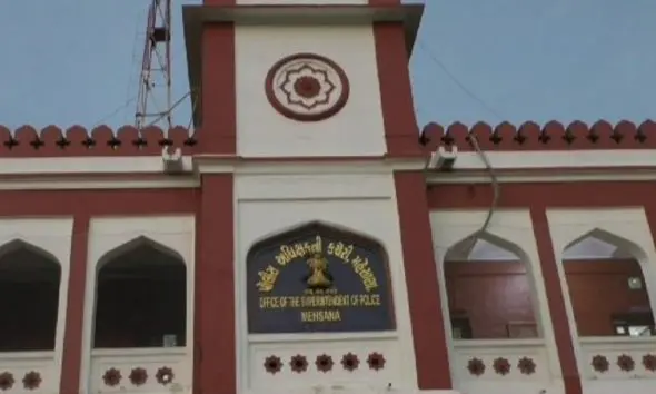 Mehsana Police: મહેસાણા પોલીસ બેડામાં હલચલ; SP દ્વારા 747 પોલીસકર્મીઓની સામૂહિક આંતરિક બદલી