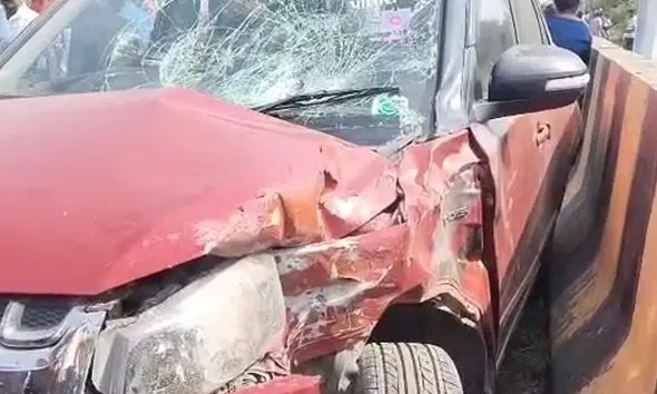 Navsari Accident: નવસારીમાં કાર ચાલકે બાઇકને ફંગોળી; ગંભીર ઇજા પહોંચતા પિતાનું અને બ્રિજ પરથી નીચે પટકાયેલા પુત્રના મોત