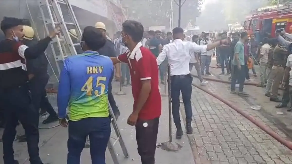 bhavnagar-news-sameep-complex-fire-rescue-operation-for-children-hospital-patients-649188