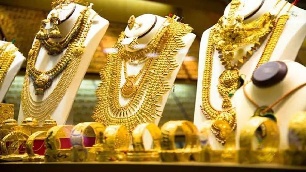 gold-price-today-in-ahmedabad-10-december-2025-check-latest-22-and-24-carat-gold-prices-sona-no-bhav-652673