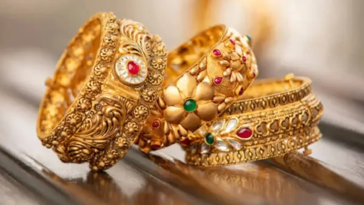 gold-price-today-in-vadodara-10-december-2025-check-latest-22-and-24-carat-gold-prices-sona-no-bhav-652690