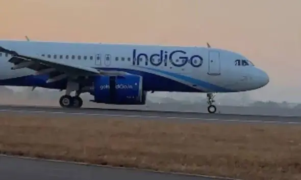 VIDEO: નવી મુંબઈ ઈન્ટરનેશનલ એરપોર્ટ કામકાજ શરૂ, બેંગ્લુરુથી આવેલી પ્રથમ ફ્લાઈટ લેન્ડ થતાં વૉટર કેનનથી સલામી અપાઈ