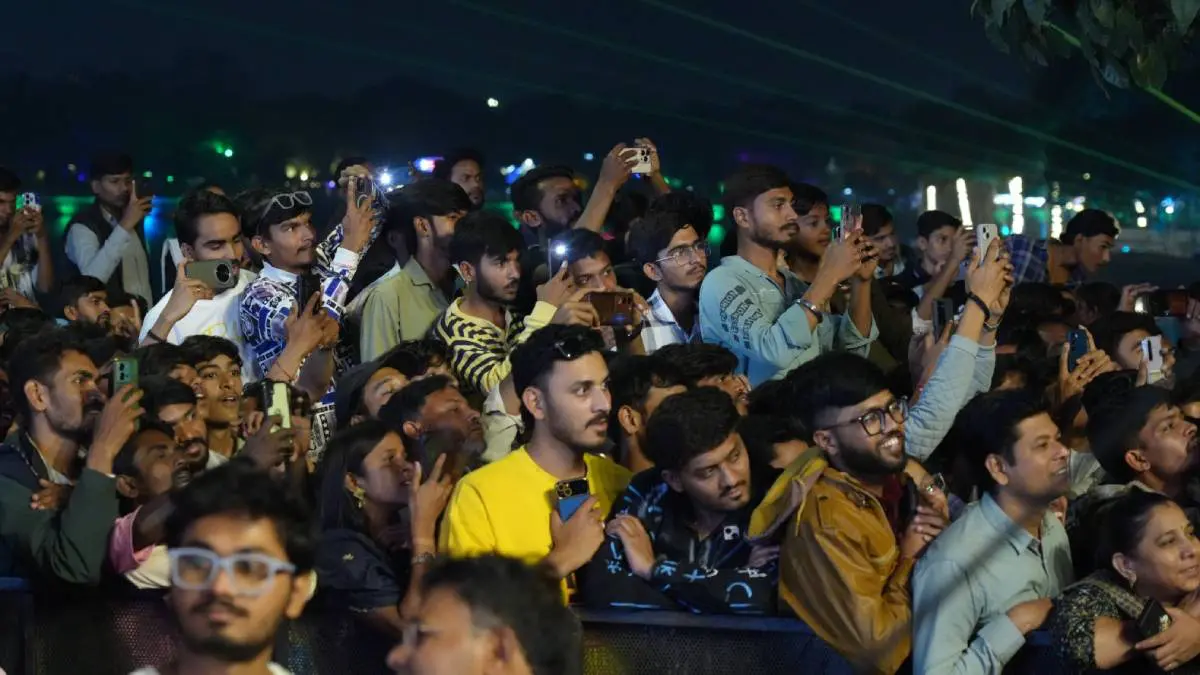 ahmedabad-news-kankaria-carnival-2025-concludes-with-entertainment-and-cultural-presentations-665704