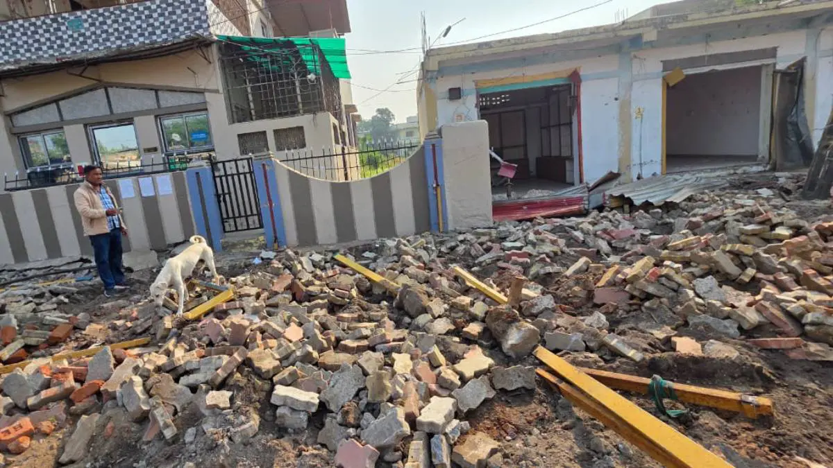 bharuch-news-rapist-maulvi-illegal-constructions-remove-by-bulldozer-in-ankleshwar-649567