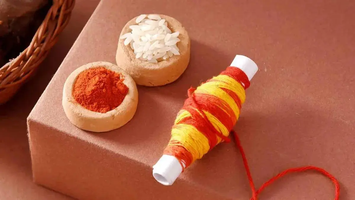 Vastu Tips: આ ખાસ સ્થળો પર રક્ષાસૂત્ર બાંધો, ઘરમાં આવશે સકારાત્મક ઊર્જા