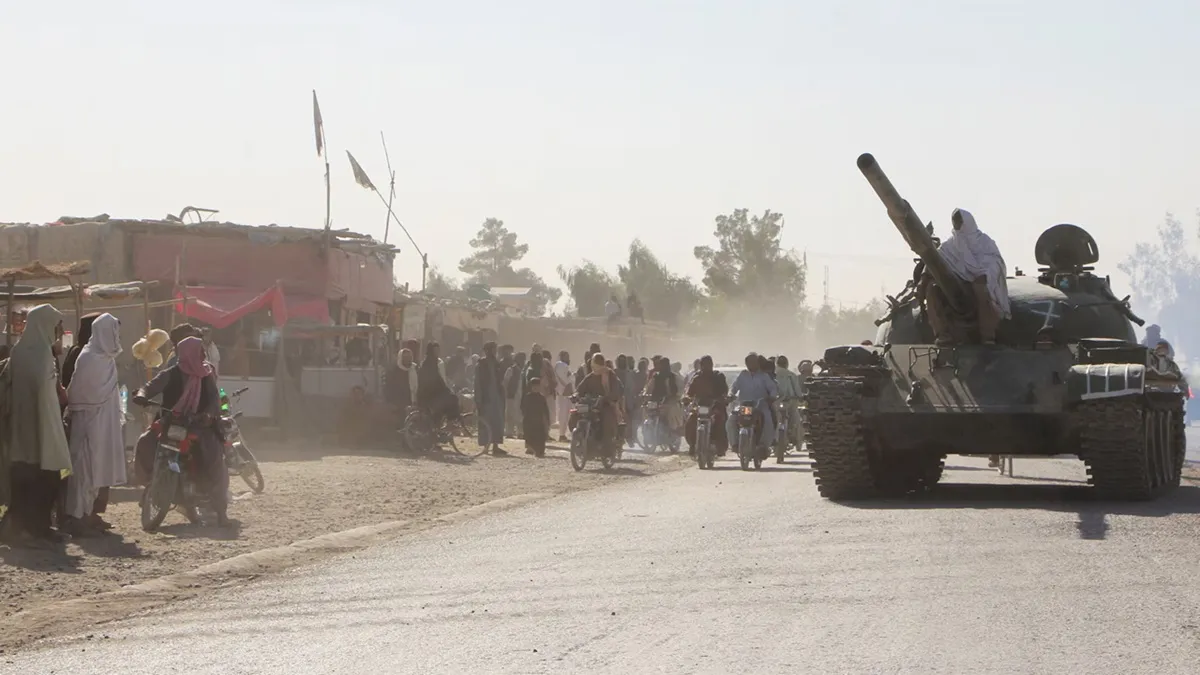 heavy-firing-on-pakistan-afghanistan-border-tension-escalates-650404