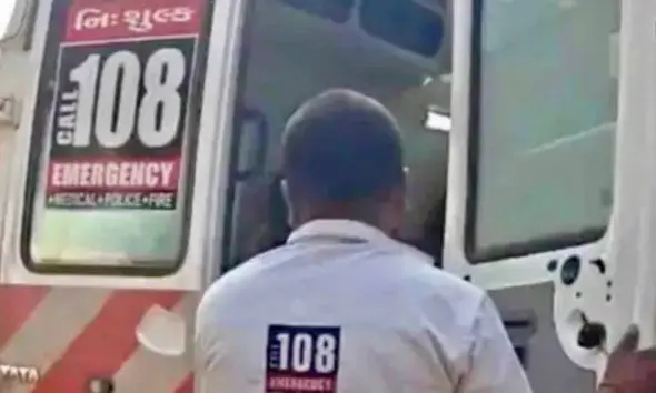 Panchmahal: હાઈટેન્શન લાઈન સાથે લટકતી ચાઈનીઝ દોરી પકડતાં જ 7 વર્ષની બાળકીને કરંટ લાગ્યો, જોરદાર ઝાટકાથી એક આંગળી અલગ થઈ ગઈ