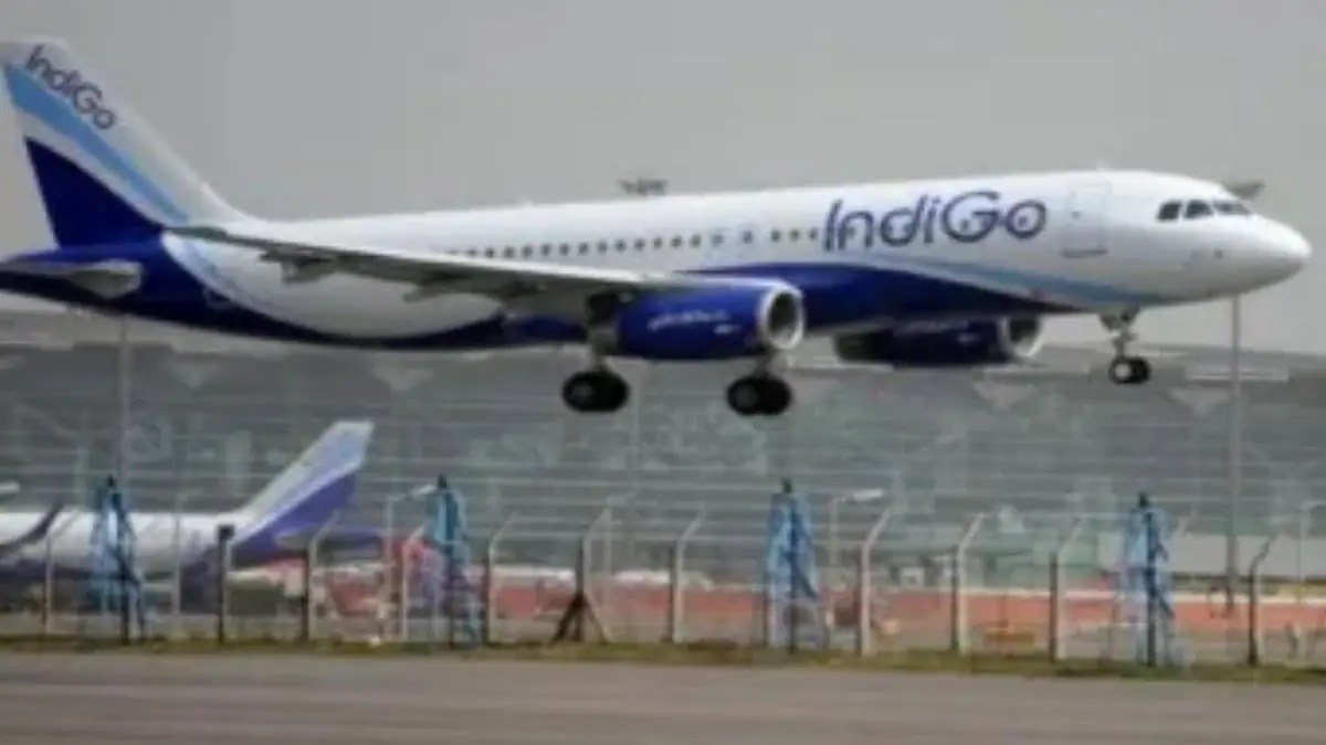 Emergency Landing: કુવૈત-દિલ્હી ઇન્ડિગો ફ્લાઈટને મળી હાઇજેક અને બોમ્બથી ઉડાવી દેવાની ધમકી, 180 પેસેન્જરને લઈને જતા પ્લેનનું અમદાવાદમાં ઇમરજન્સી લેન્ડિંગ